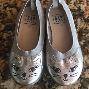 Gap kids pretty kitty shoes